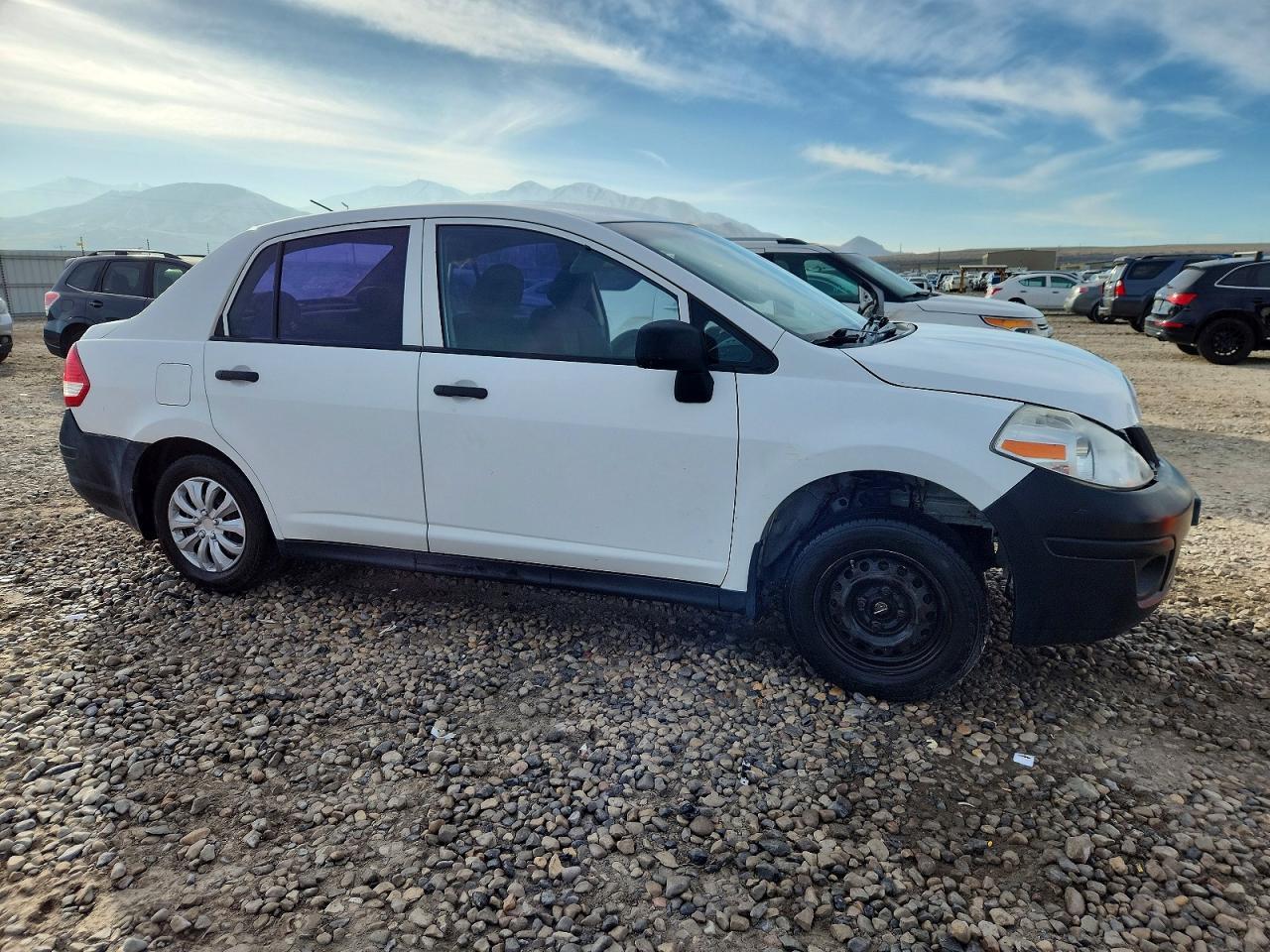 2011 Nissan Versa 1.6 Base - Фото 4