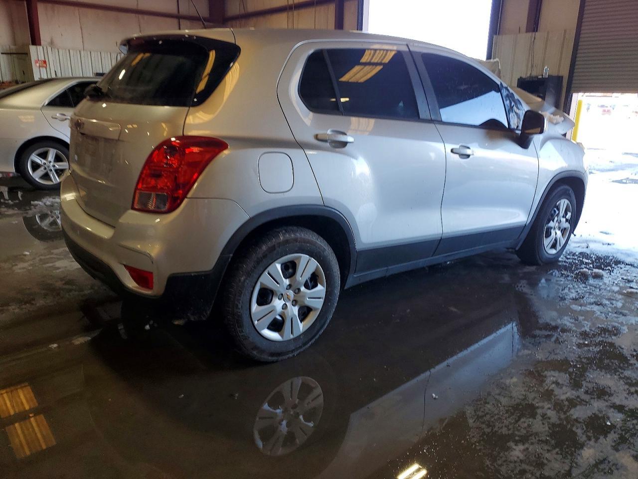 2018 Chevrolet Trax Ls - Image 3