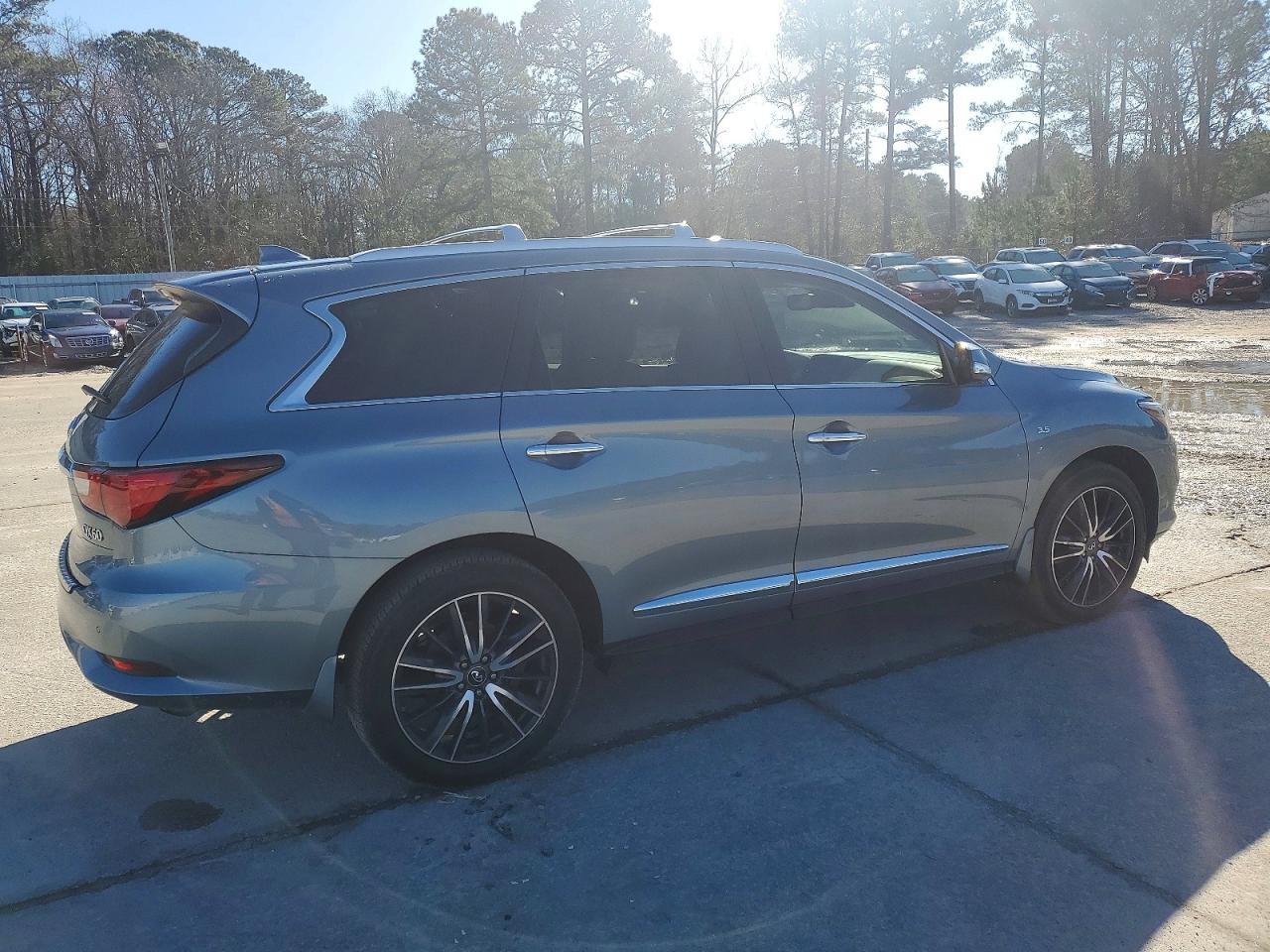2018 Infiniti Qx60 - Image 3