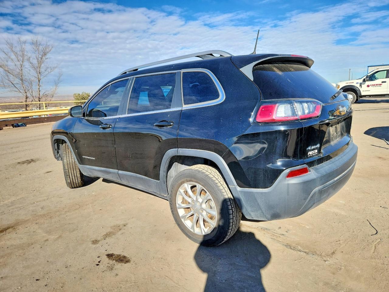 2019 Jeep Cherokee Latitude - Image 2