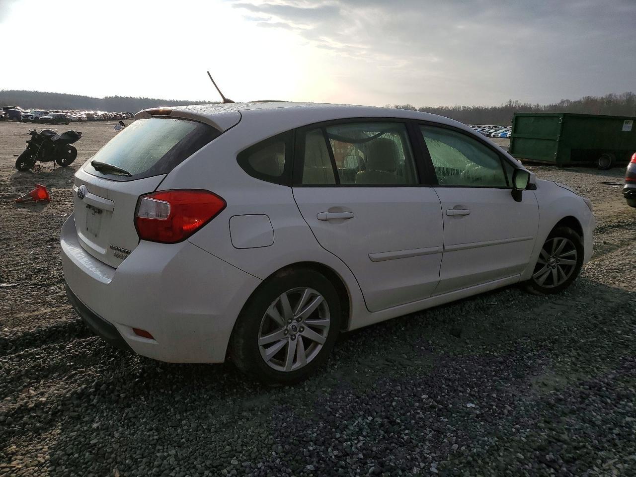2016 Subaru Impreza Premium - Фото 3