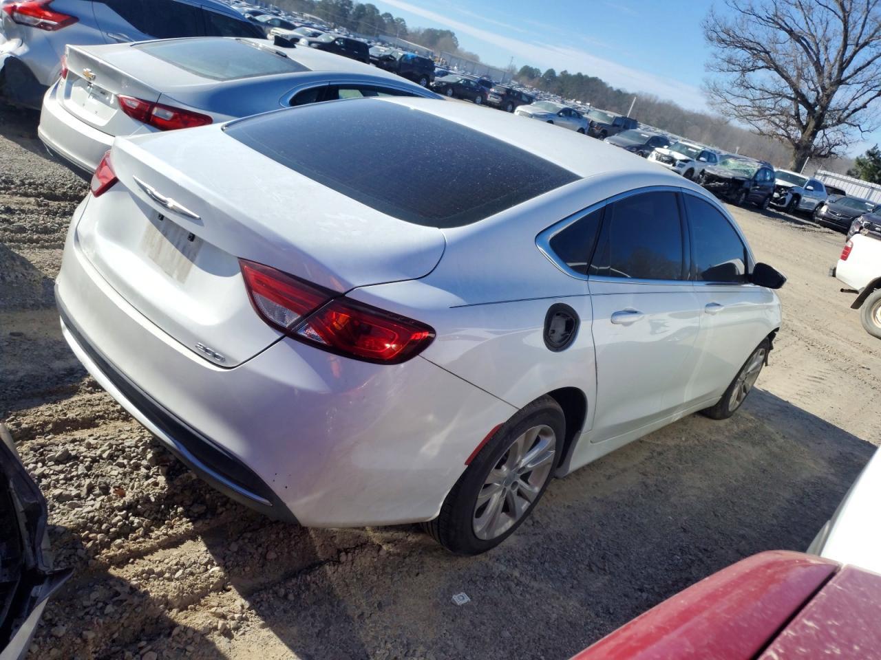 2015 Chrysler 200 - Фото 3