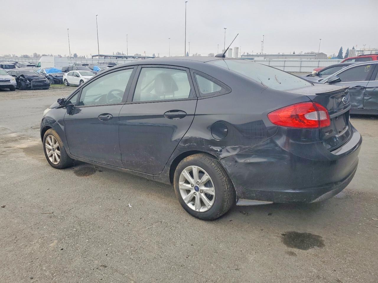 2013 Ford Fiesta Se - Image 2