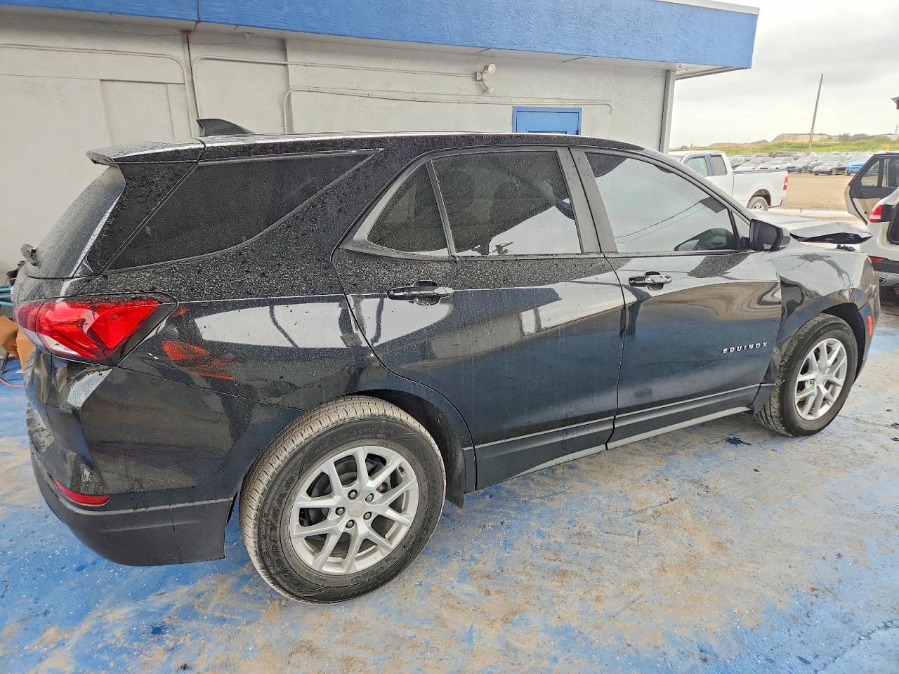 2024 Chevrolet Equinox Ls - Image 3