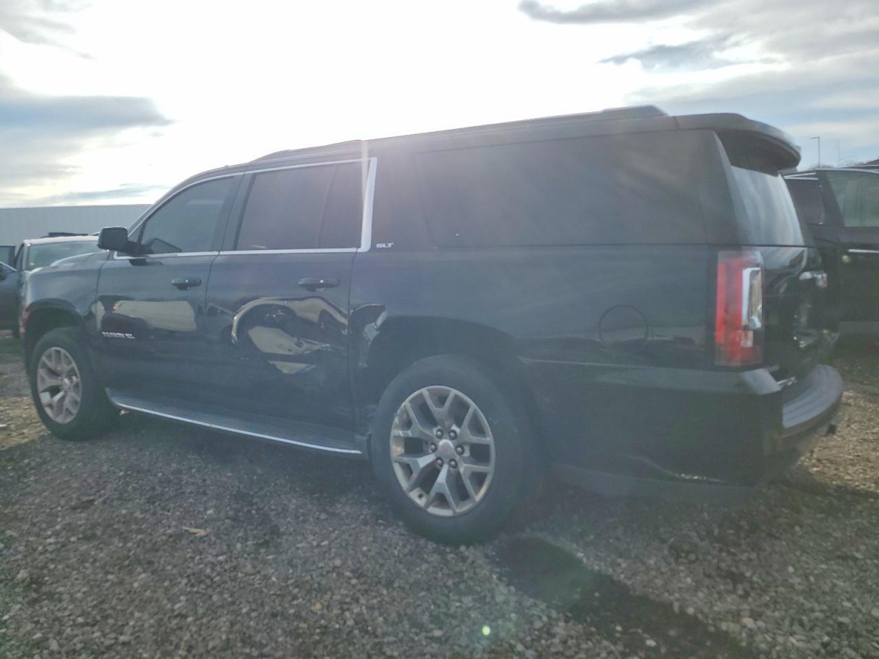 2016 GMC Yukon Xl C1500 Slt - Фото 2