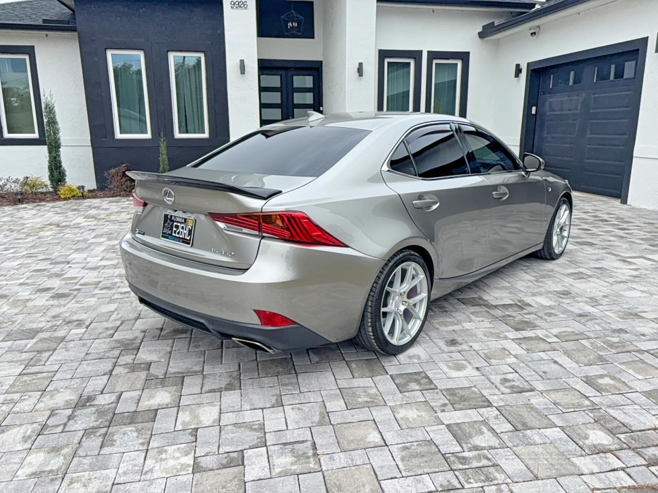 2017 Lexus Is 350 - Image 4