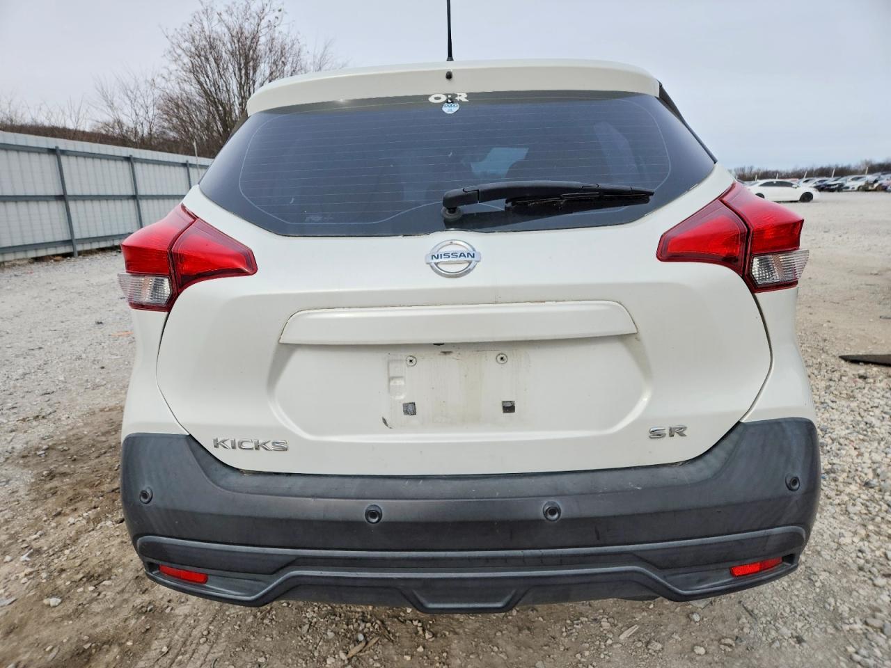 2020 Nissan Kicks Sr - Image 6