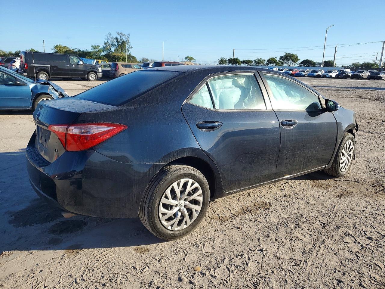 2019 Toyota Corolla L - Фото 3