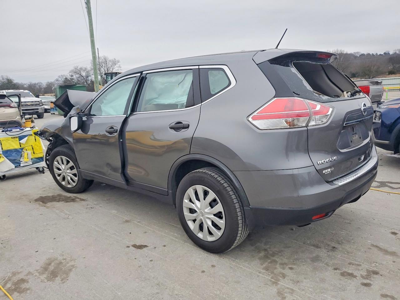 2016 Nissan Rogue S - Image 2