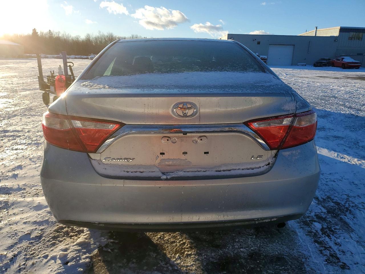 2015 Toyota Camry Le - Фото 6