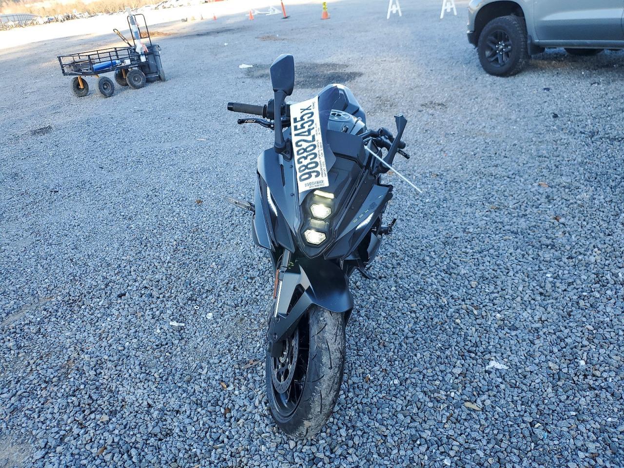 2025 Suzuki Gsx800 F - Фото 2