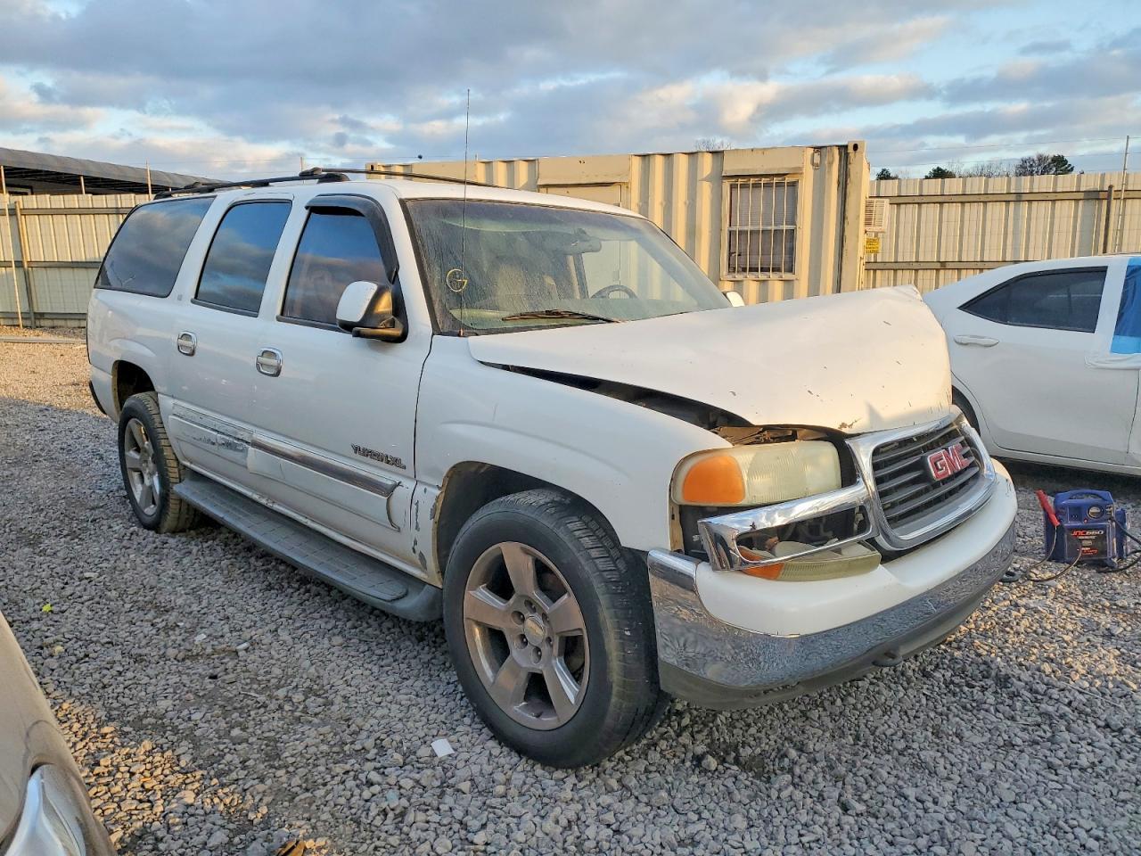 2002 GMC Yukon Xl C1500 - Фото 4