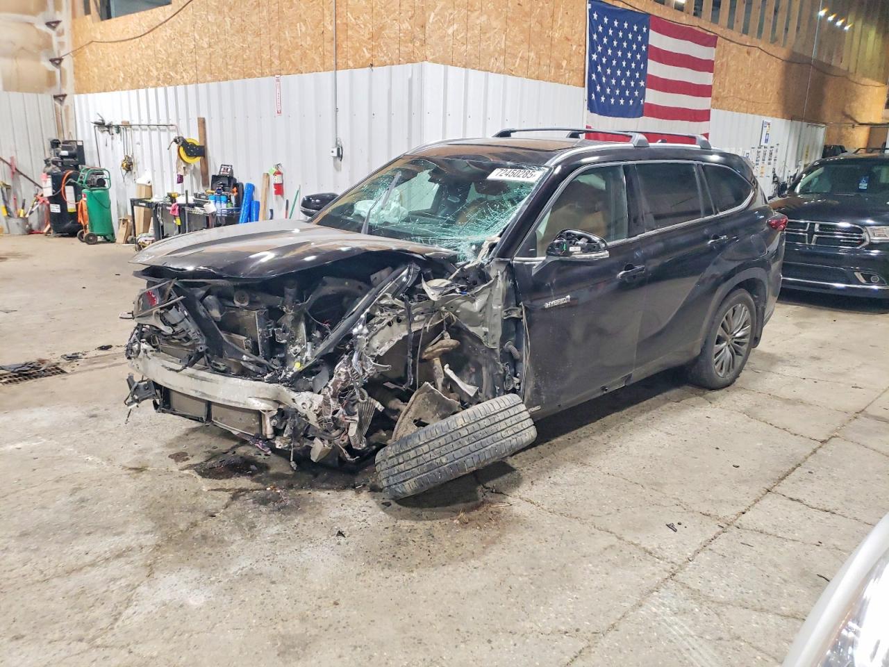 2021 Toyota Highlander Hybrid Platinum