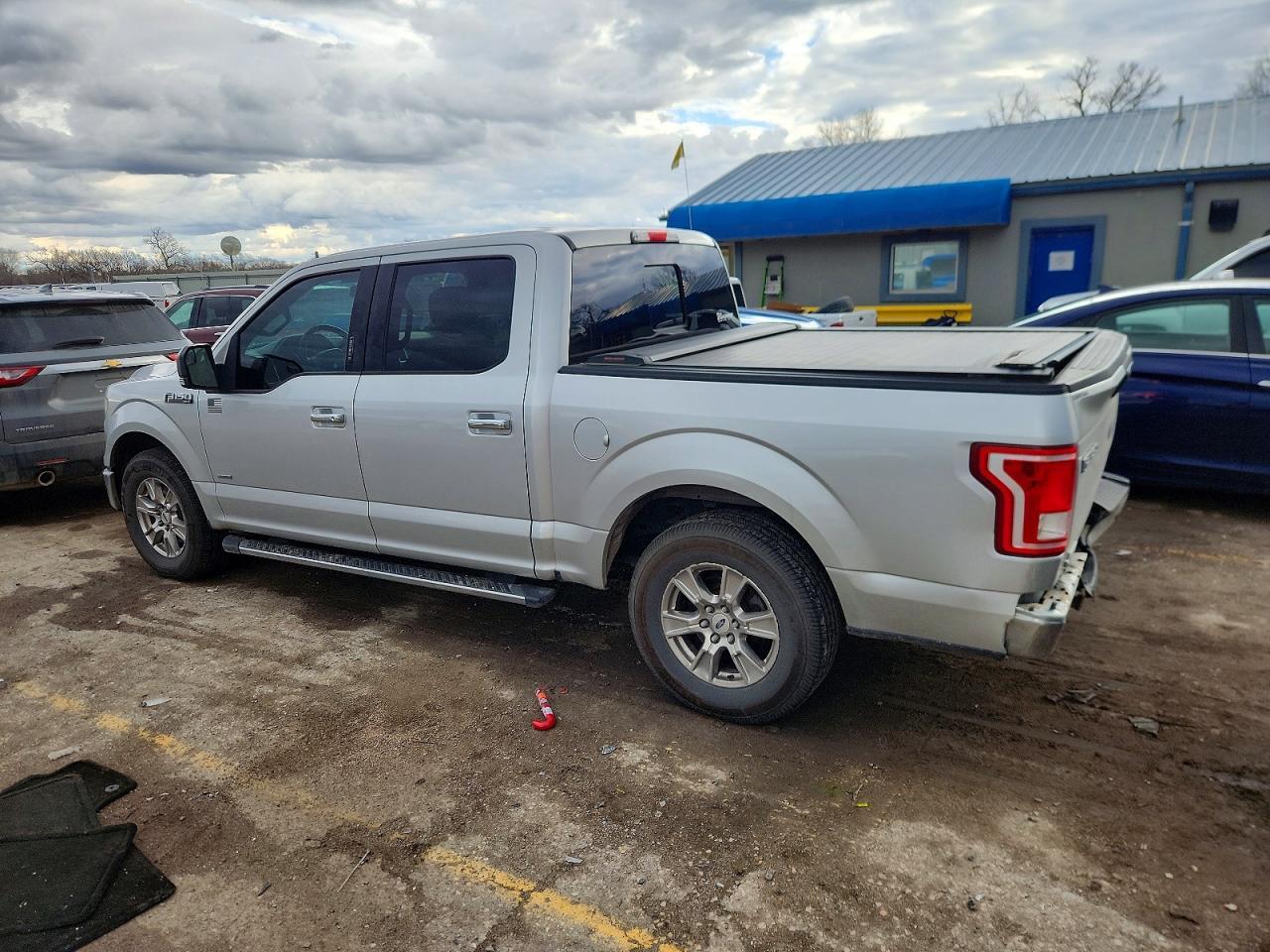 2015 Ford F150 Supercrew - Фото 2