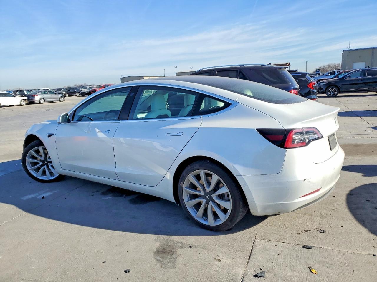 2020 Tesla Model 3 - Image 2