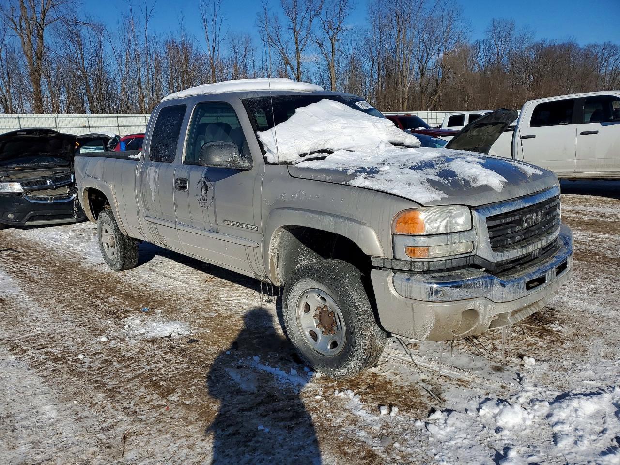 2006 GMC Sierra K2500 Heavy Duty - Image 4