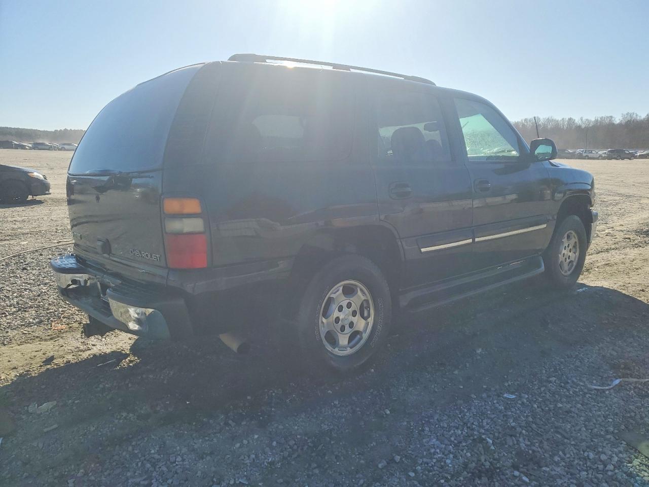 2004 Chevrolet Tahoe C1500 - Image 3