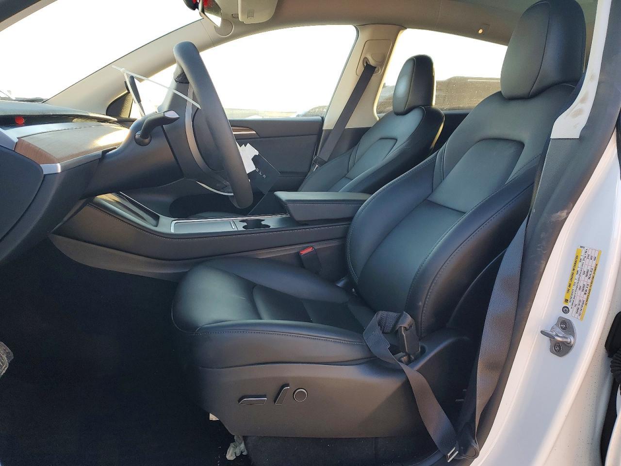 2023 Tesla Model Y - Image 7