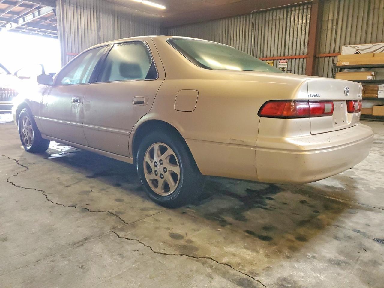 1998 Toyota Camry Le - Image 2