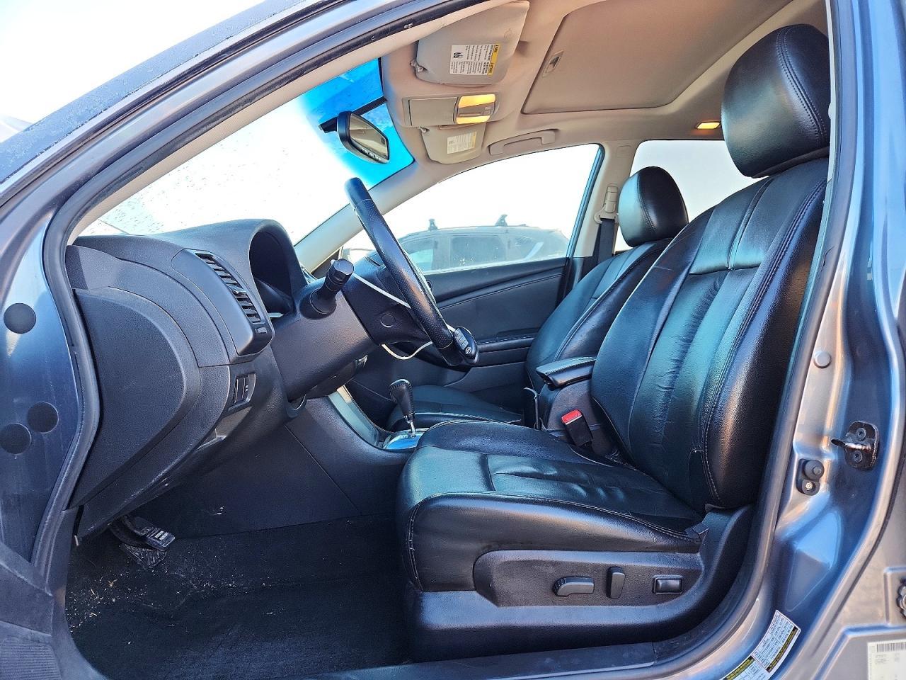 2010 Niss Altima Sr - Image 7