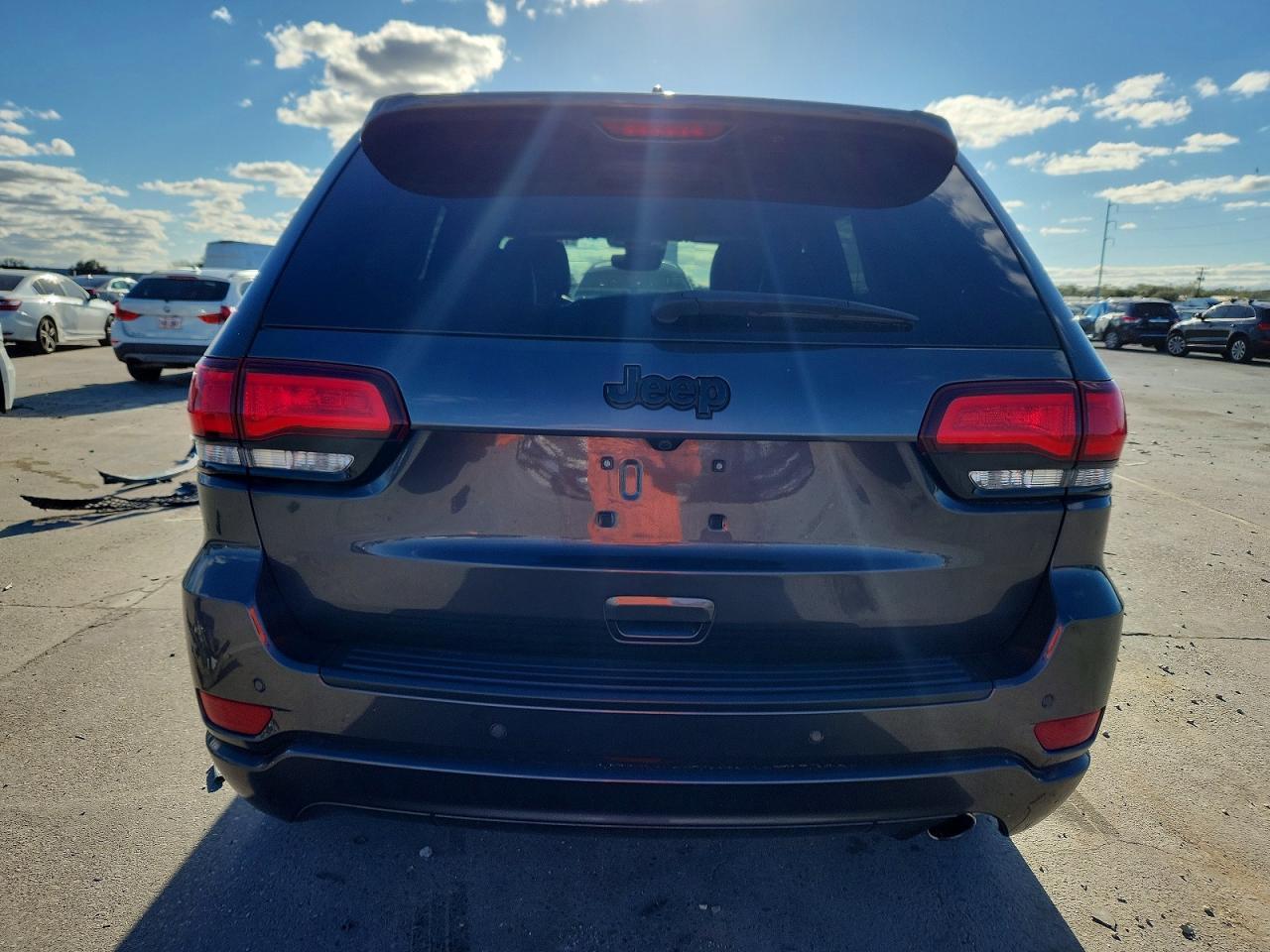 2021 Jeep Grand Cherokee Laredo - Image 6