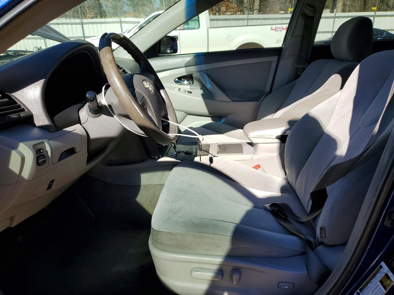 2011 Toyota Camry Le - Фото 7