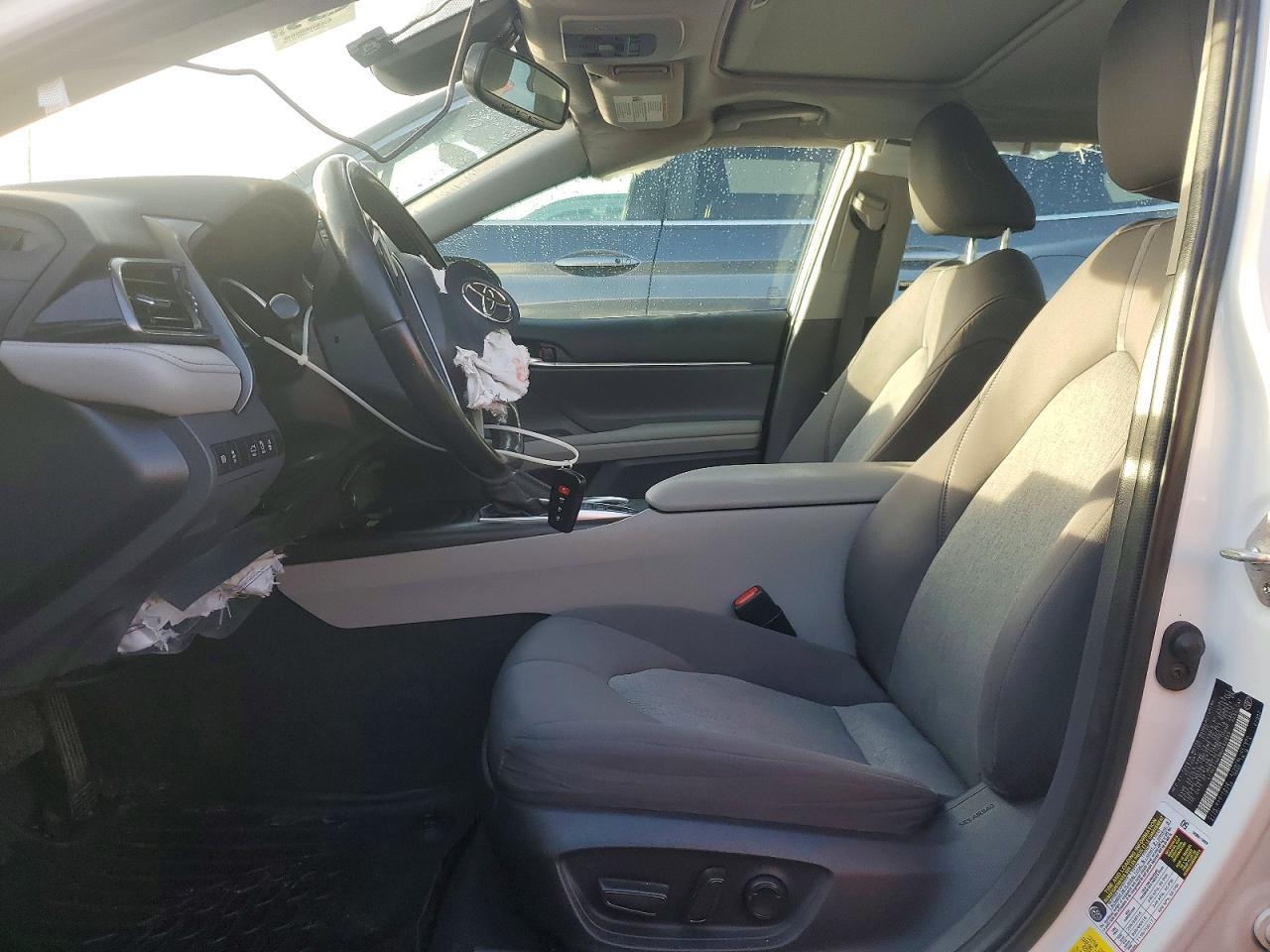 2022 Toyota Camry Hybrid Le - Фото 7
