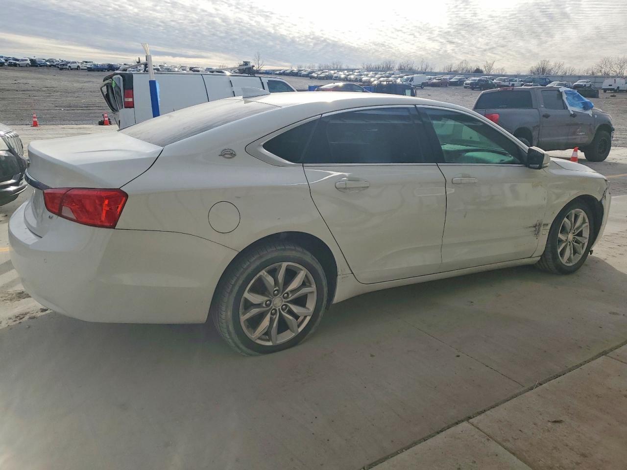 2016 Chevrolet Impala Lt - Image 3