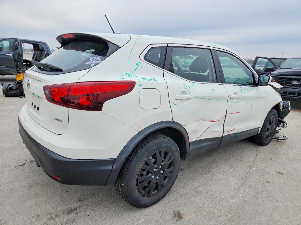 2019 Nissan Rogue Sport S - Image 3