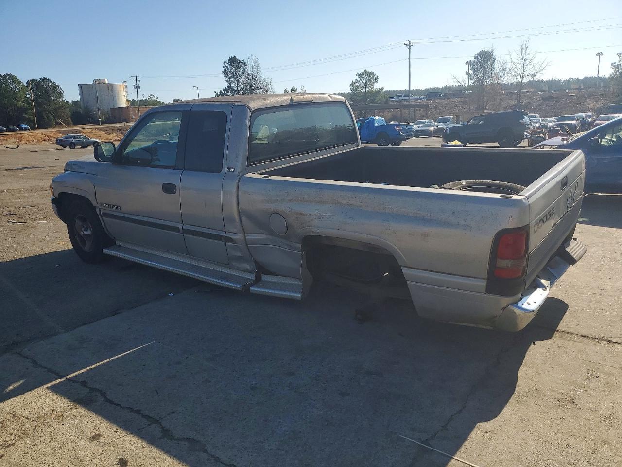 2001 Dodge Ram 1500 - Image 2