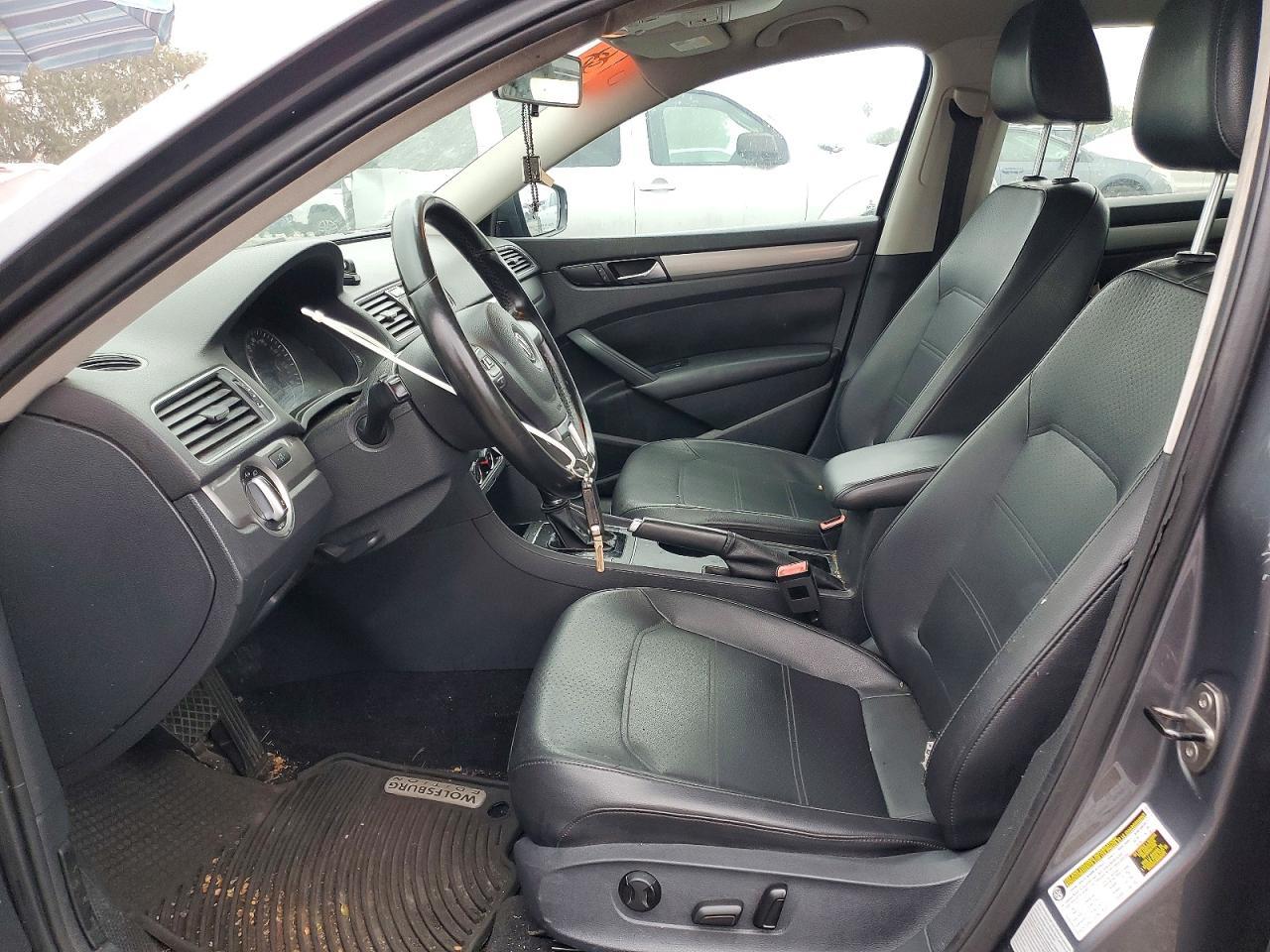 2015 Volkswagen Passat S - Image 7