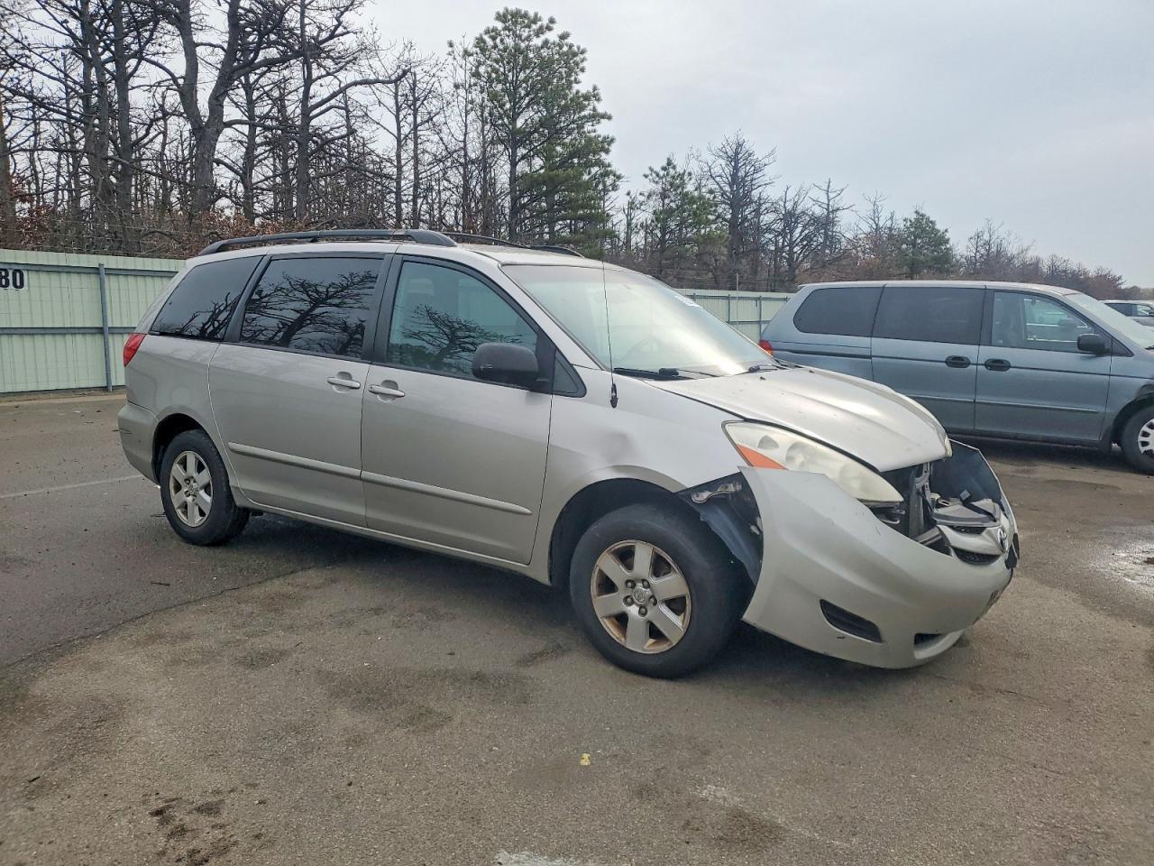 2006 Toyota Sienna Ce - Image 4