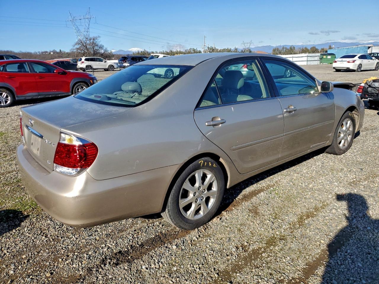 2005 Toyota Camry Le - Фото 3