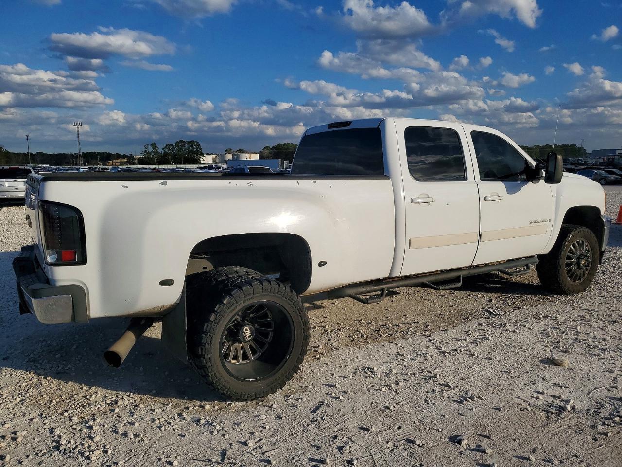 2008 Chevrolet Silverado C3500 - Image 3