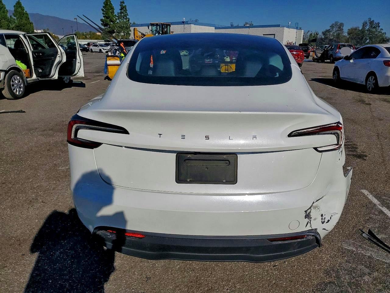 2024 Tesla Model 3 - Фото 6