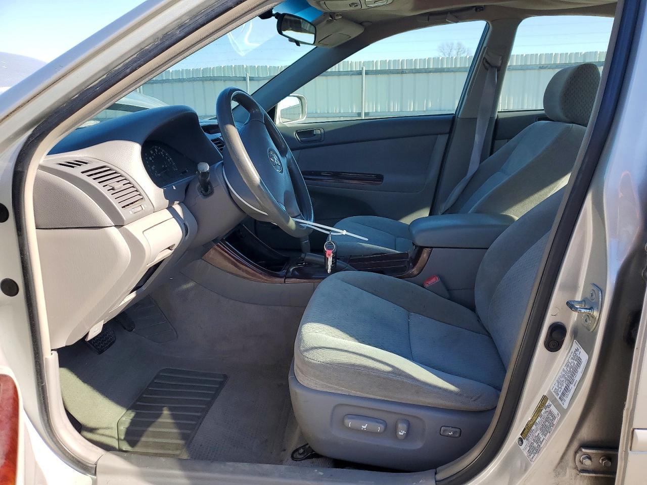 2004 Toyota Camry Le - Фото 7