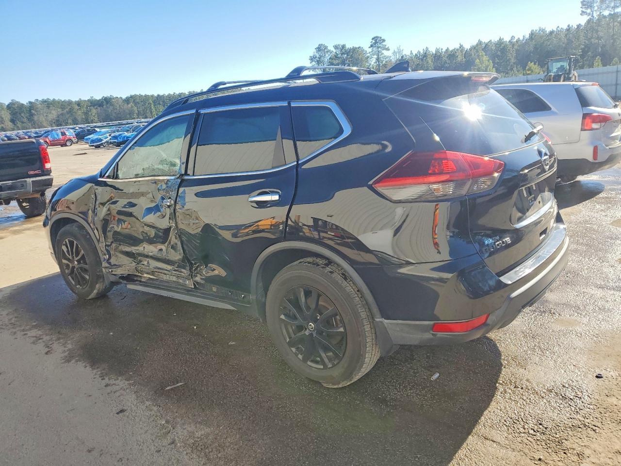 2018 Nissan Rogue S - Image 2