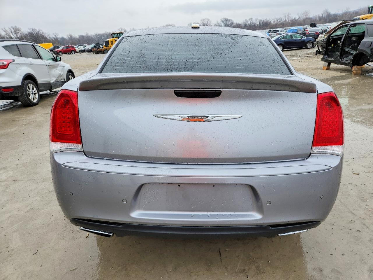 2018 Chrysler 300 S - Image 6