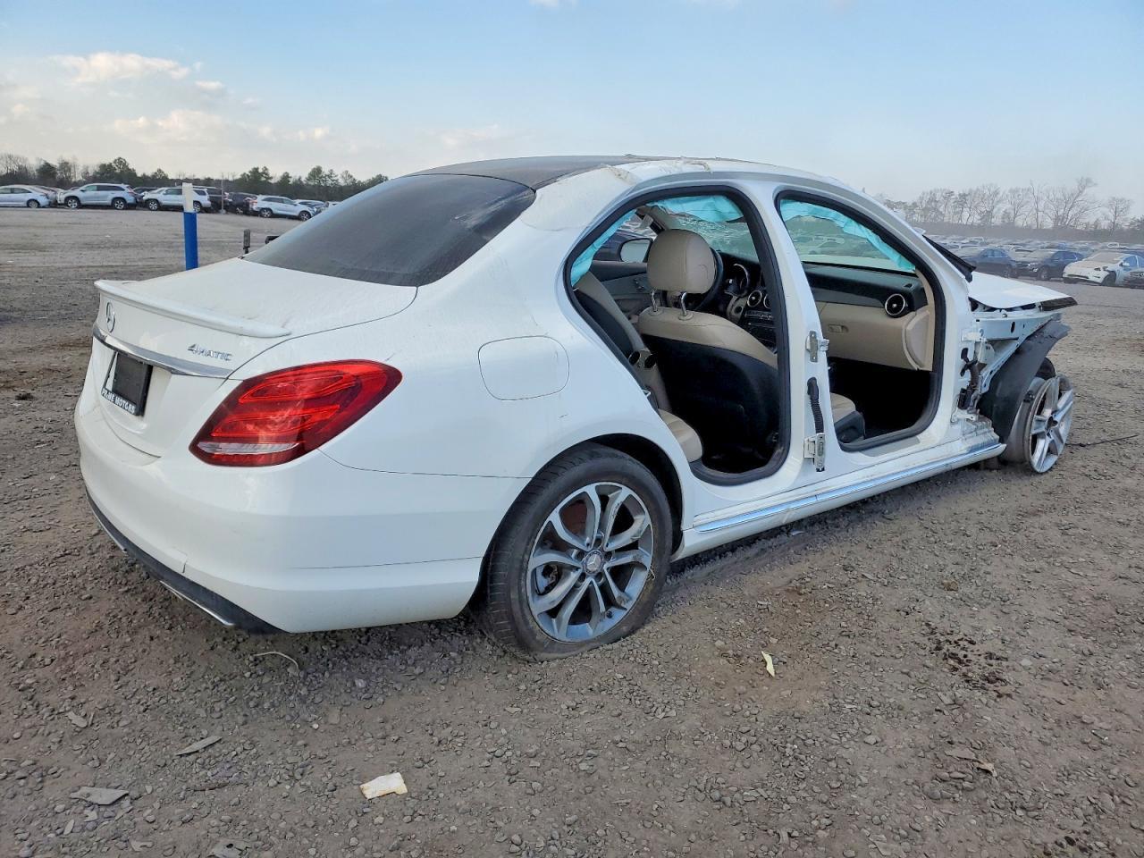 2015 Mercedes-Benz C 300 4Matic - Фото 3