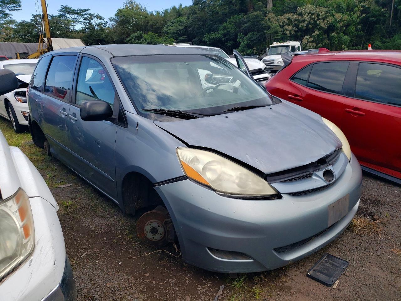 2010 Toyota Sienna Ce - Image 4