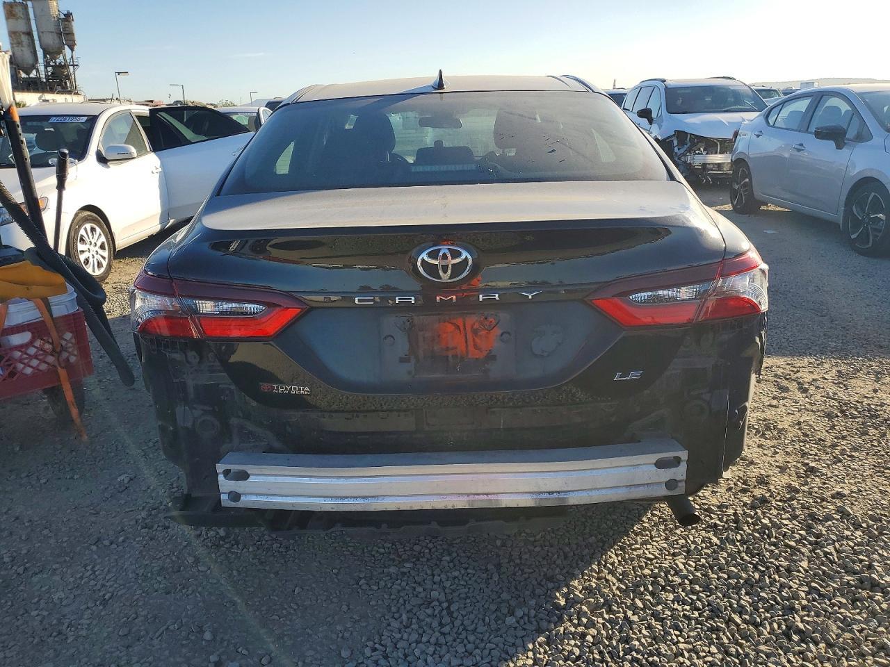 2022 Toyota Camry Le - Фото 6