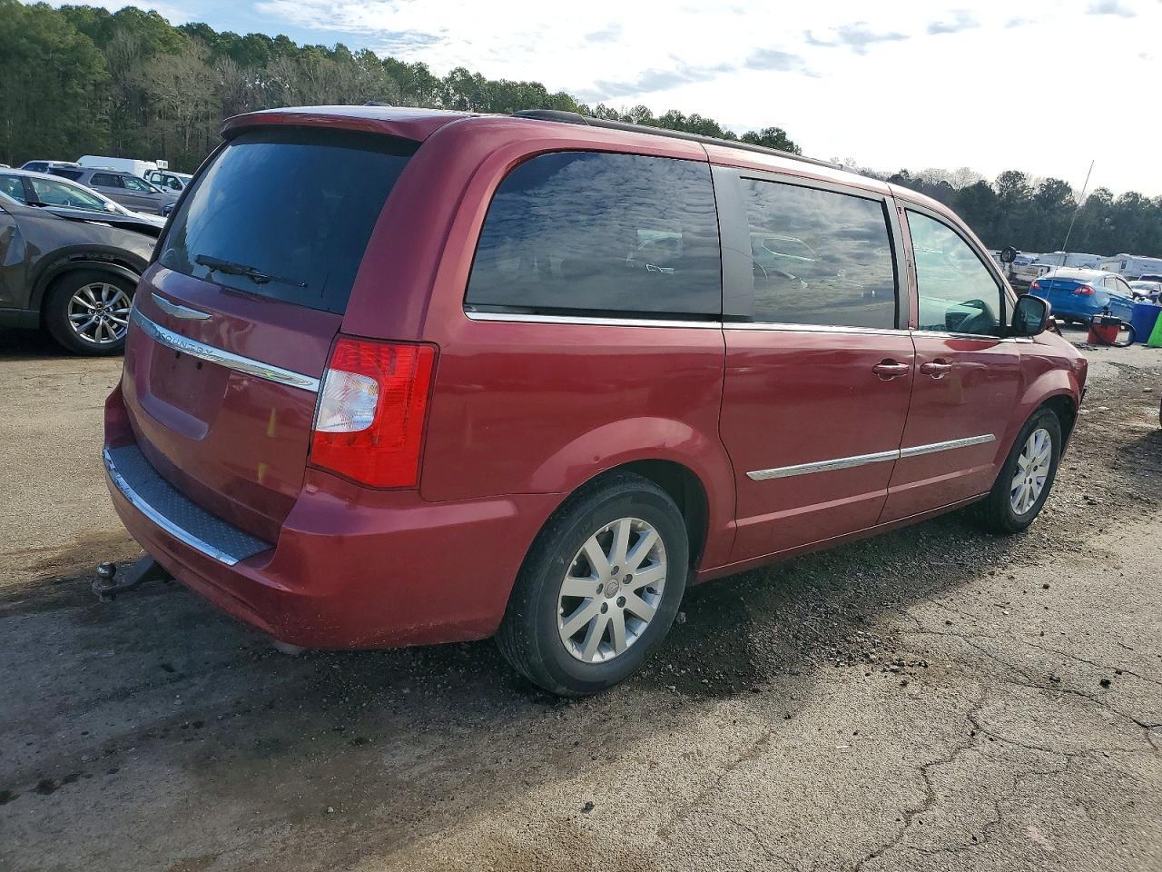 2014 Chrysler Town & Country Touring - Фото 3