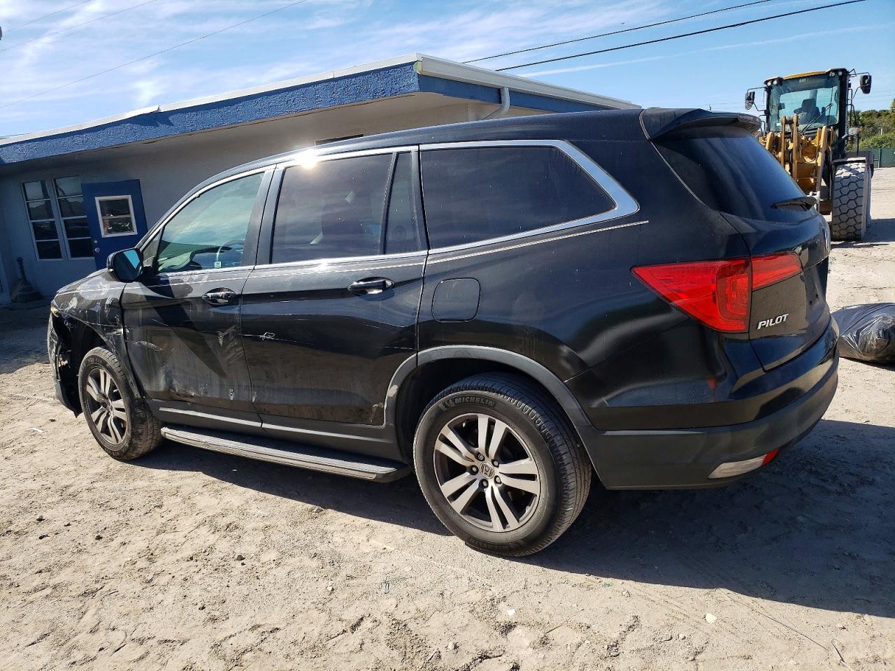2017 Honda Pilot Exl - Image 2