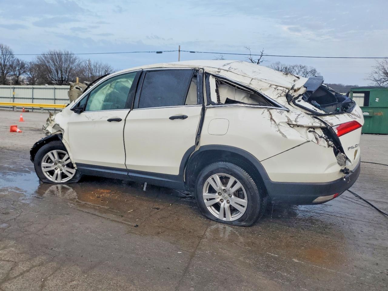 2017 Honda Pilot Lx - Image 2