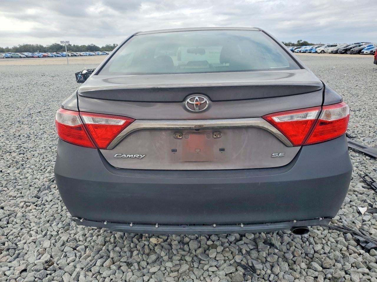 2015 Toyota Camry Le - Фото 6