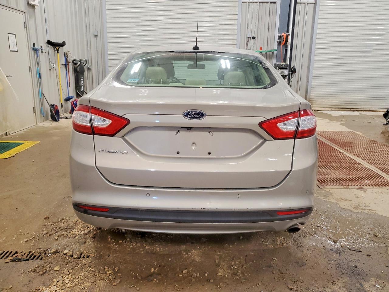 2015 Ford Fusion Se - Фото 6