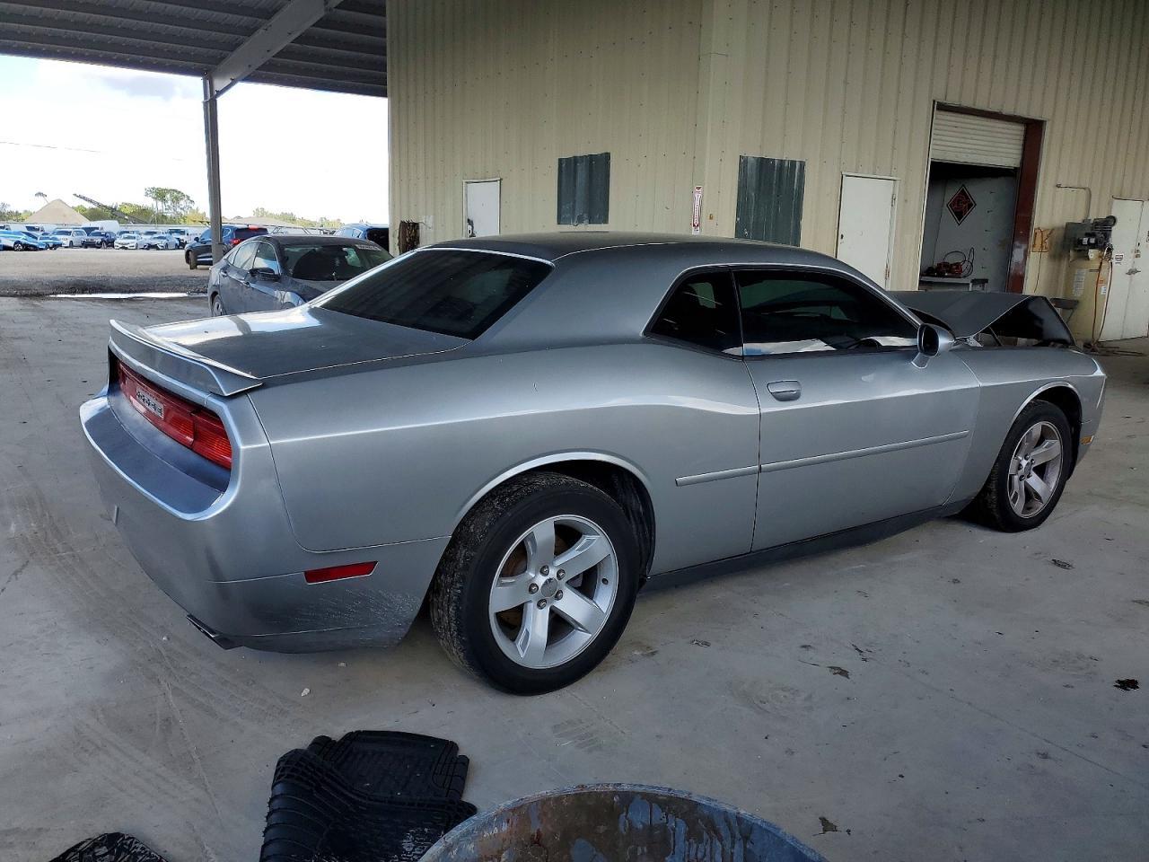 2011 Dodge Challenger - Фото 3