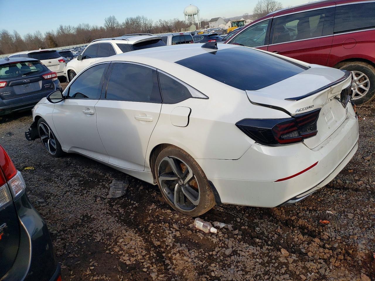 2022 Honda Accord Hybrid Sport - Image 2