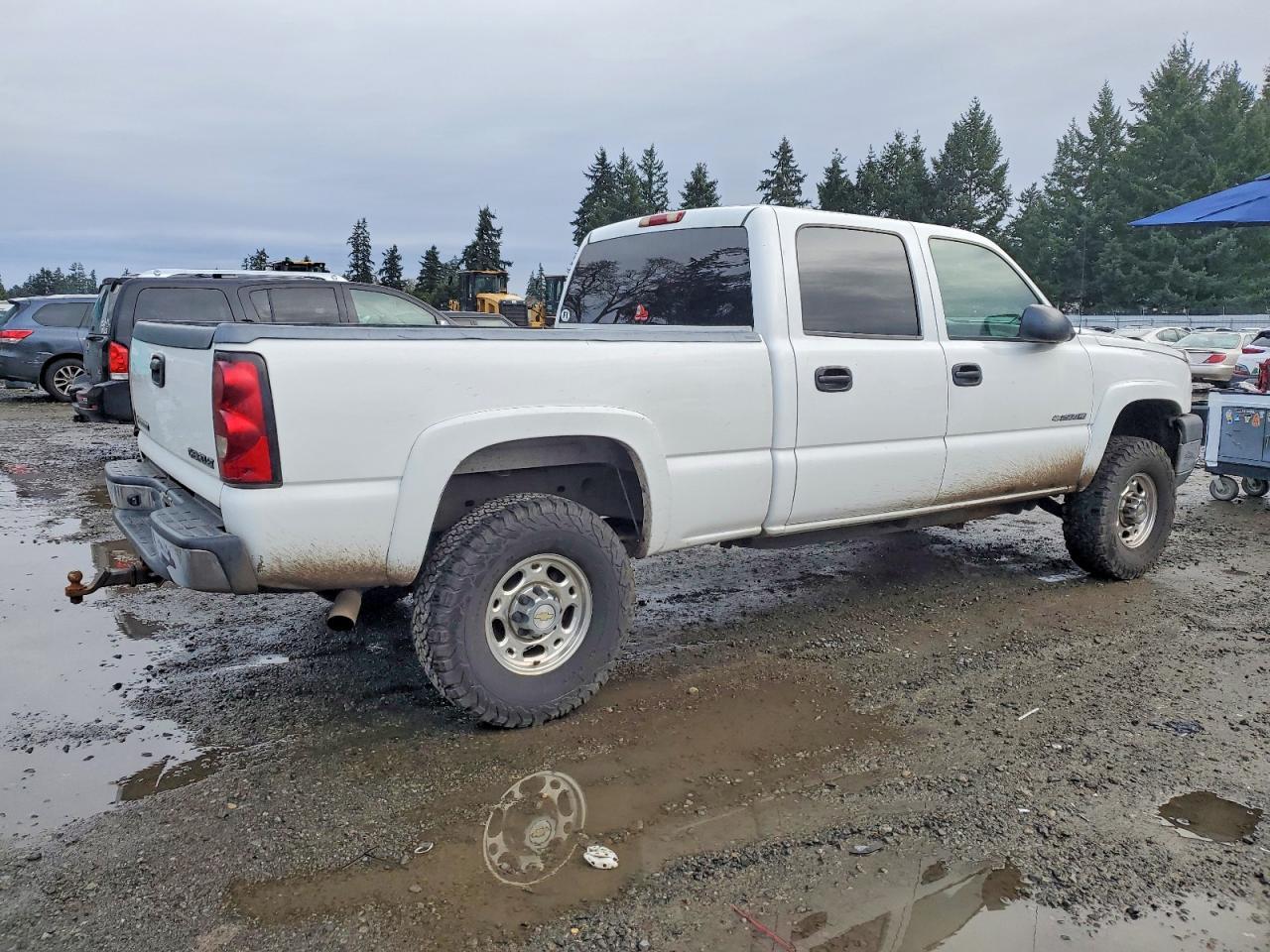 2005 Chevrolet Silverado K2500 Heavy Duty - Image 3