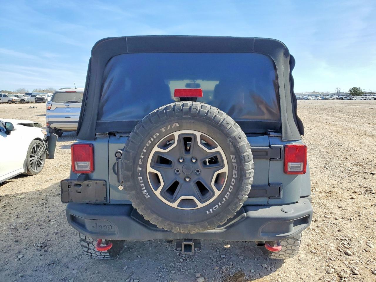 2013 Jeep Wrangler Unlimited Rubicon - Image 6